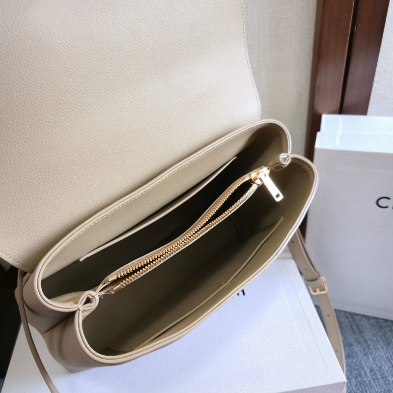 Ce1i*e kelly bags
